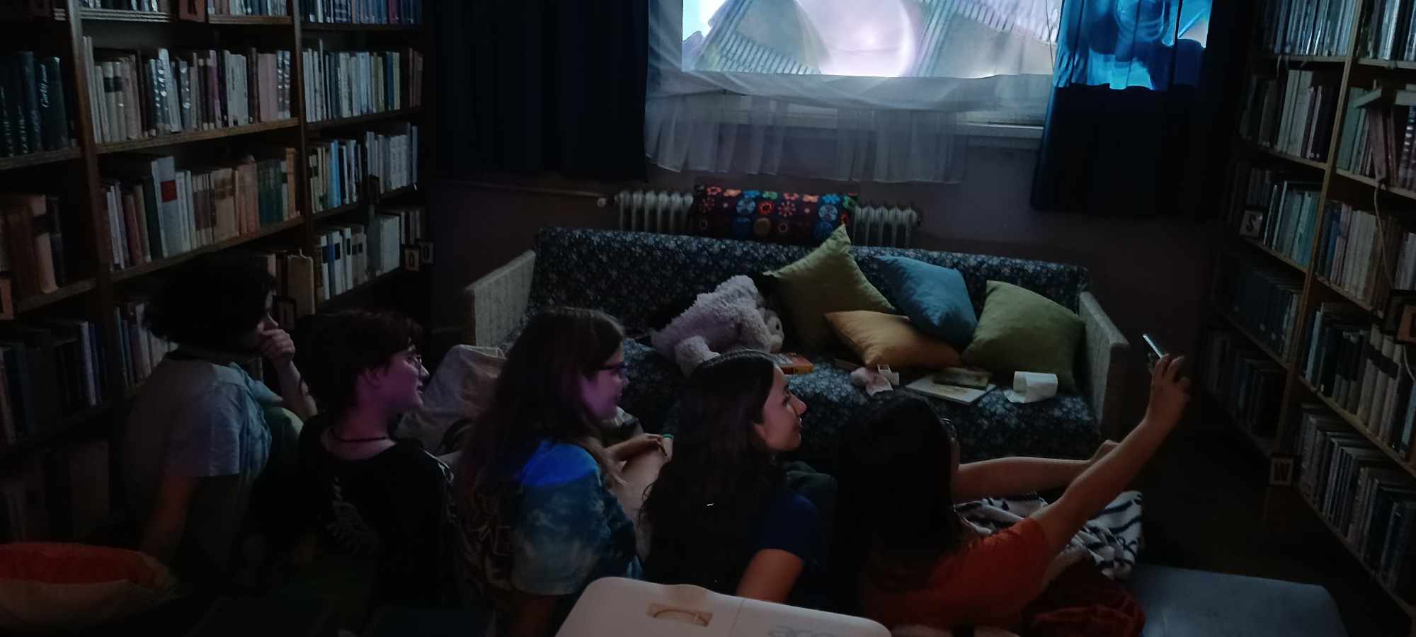 Éjszakai Olvasóklub a könyvtárban